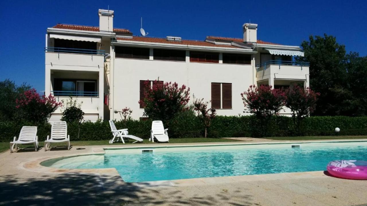 Apartman Lucija ロヴィニ エクステリア 写真