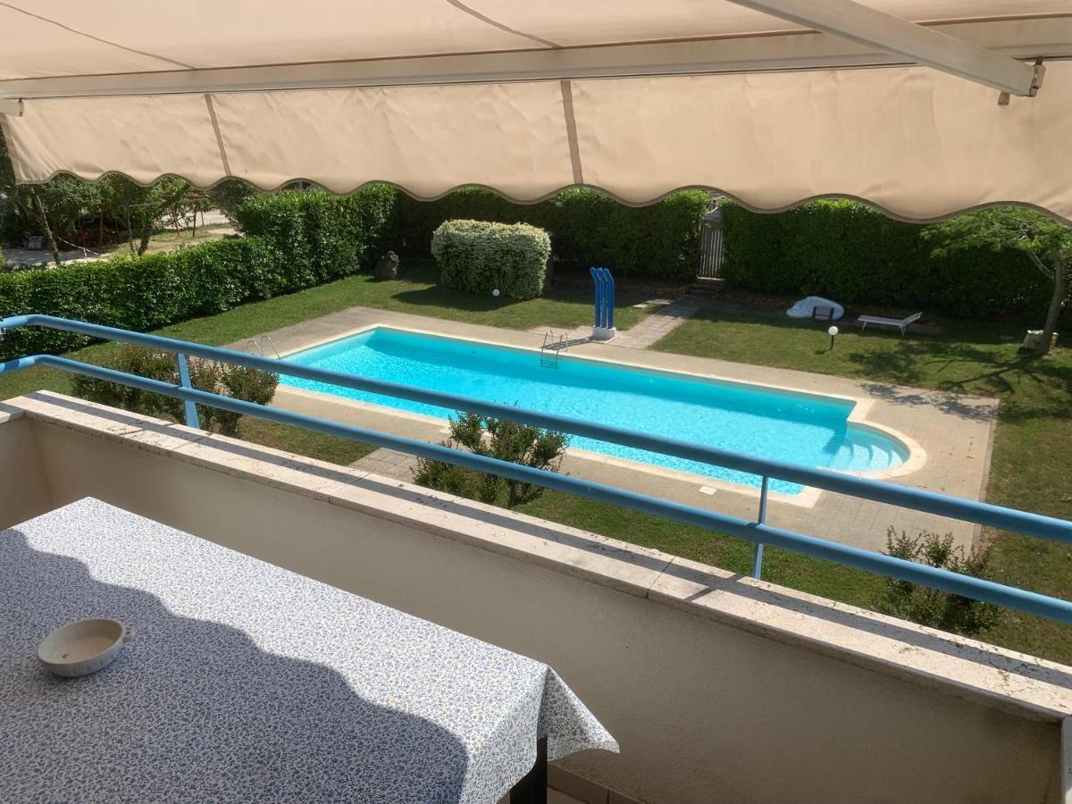 Apartman Lucija ロヴィニ エクステリア 写真