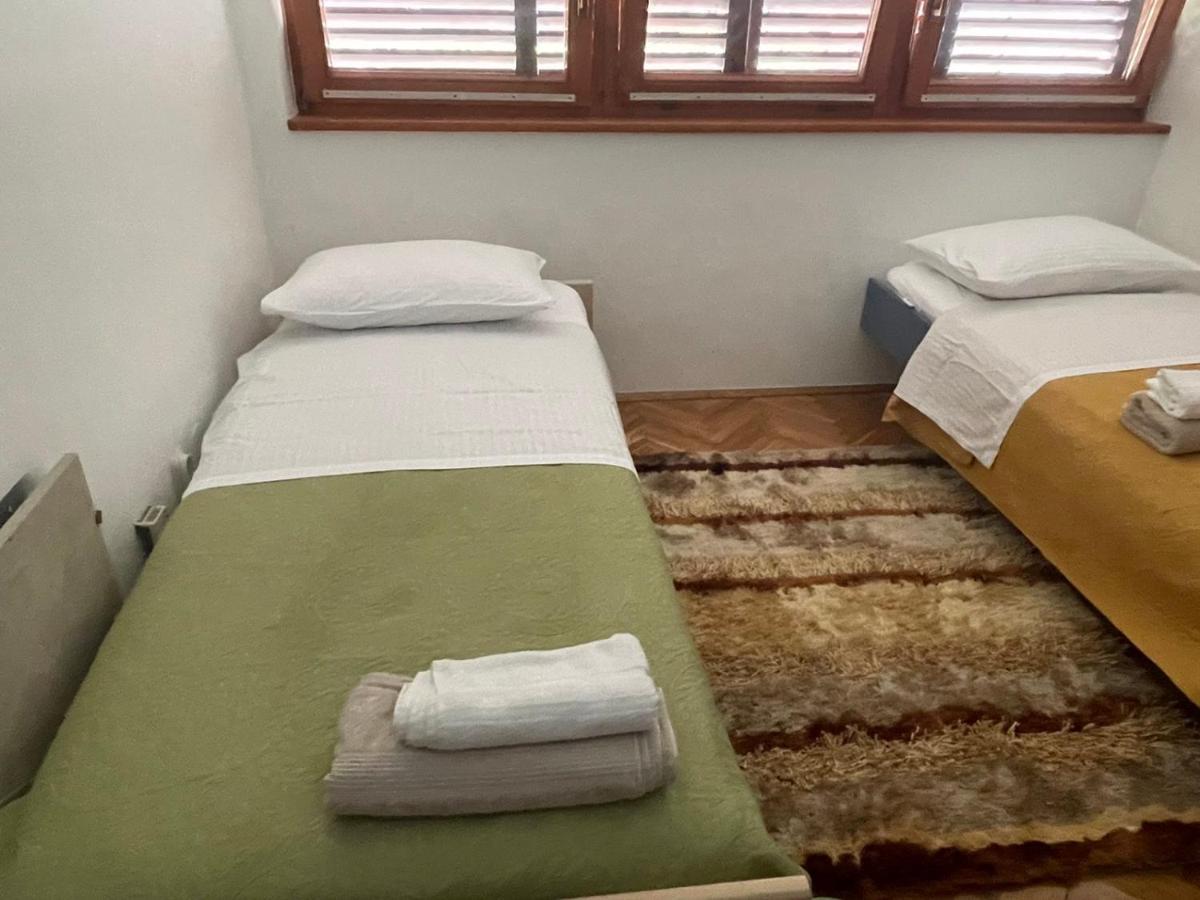 Apartman Lucija ロヴィニ エクステリア 写真