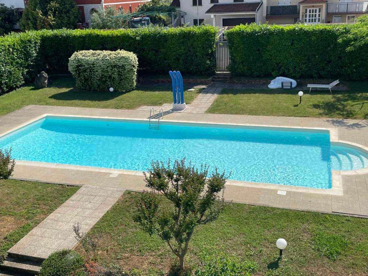 Apartman Lucija ロヴィニ エクステリア 写真