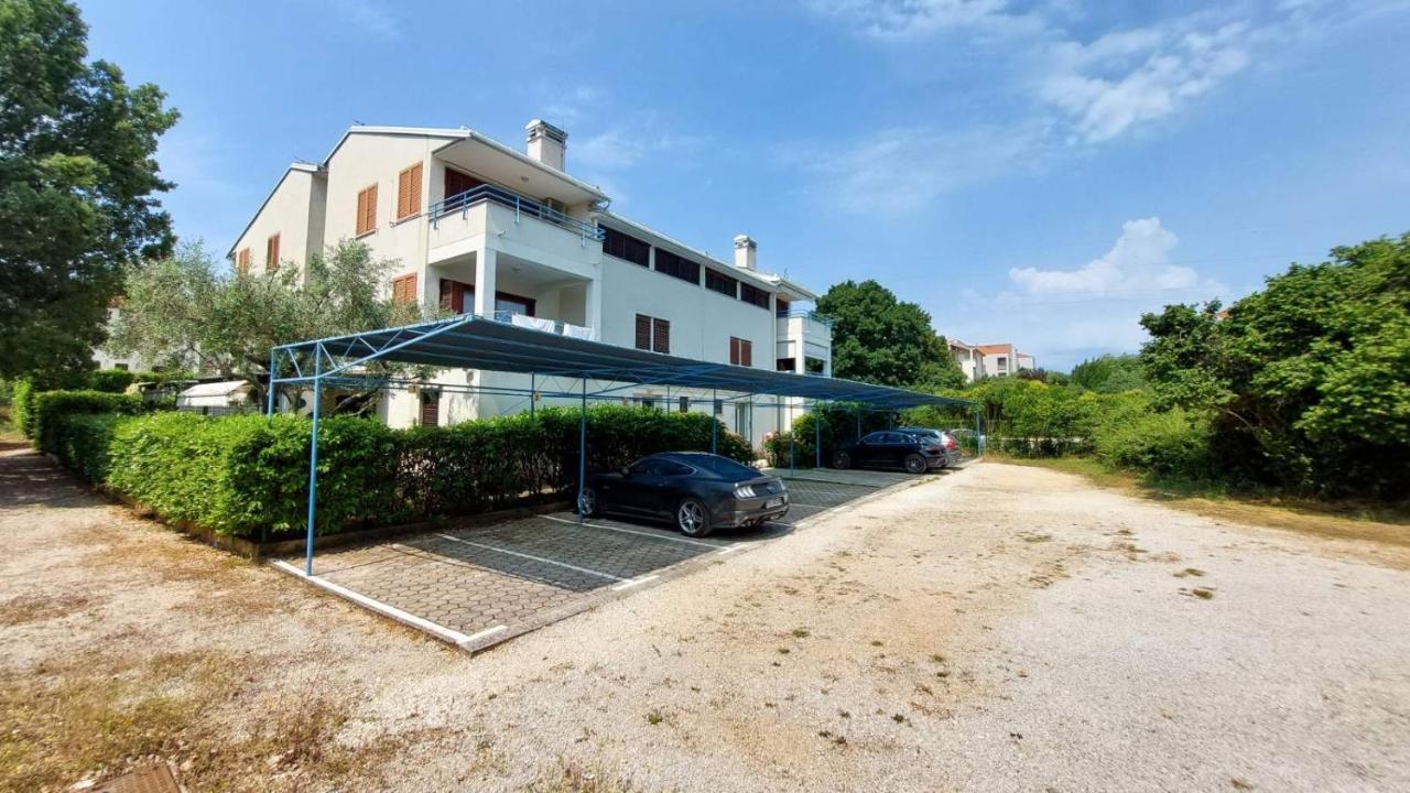 Apartman Lucija ロヴィニ エクステリア 写真