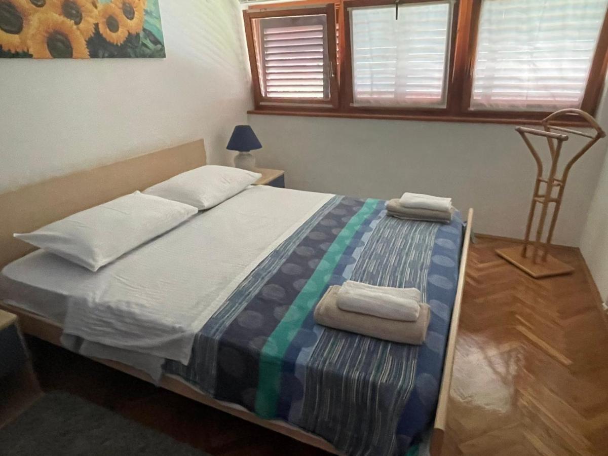 Apartman Lucija ロヴィニ エクステリア 写真