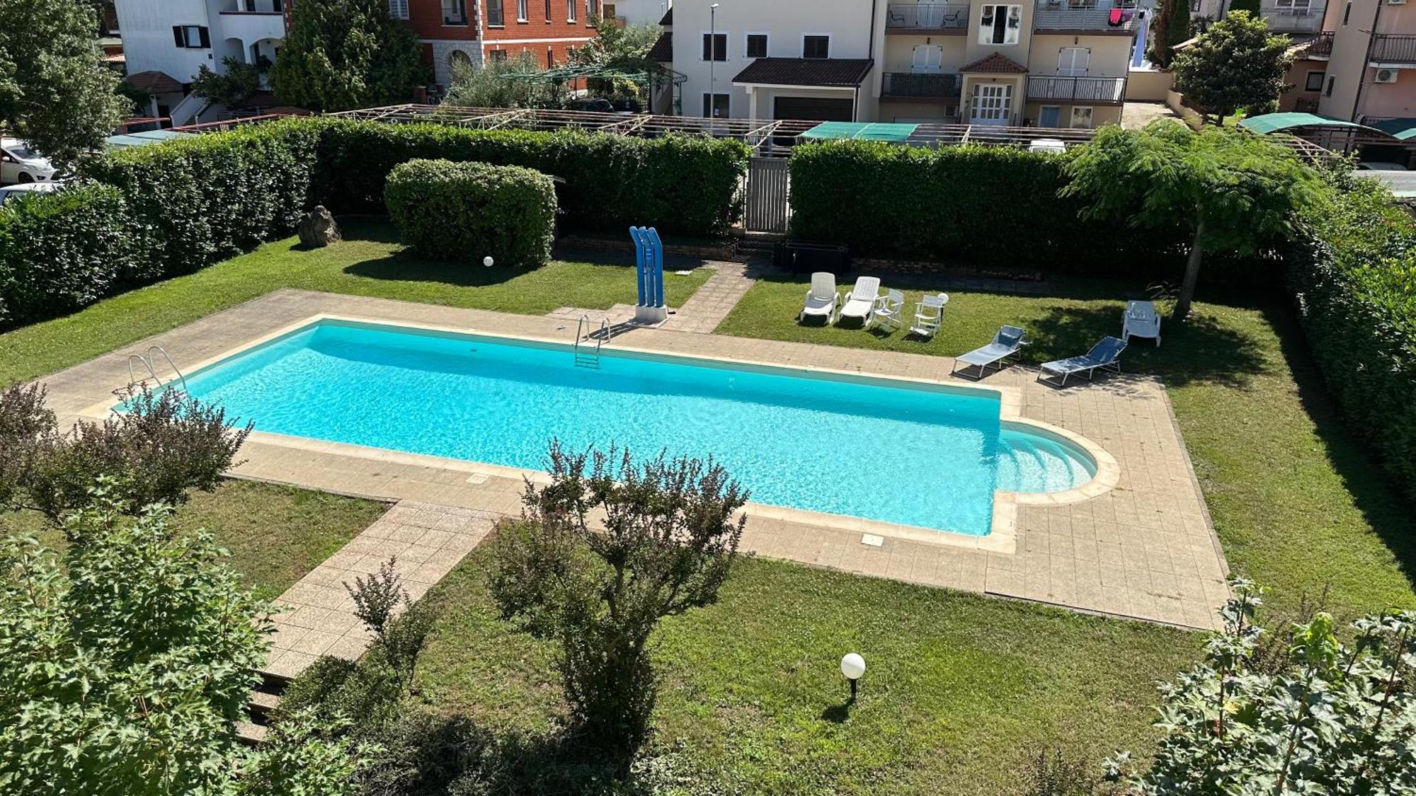 Apartman Lucija ロヴィニ エクステリア 写真